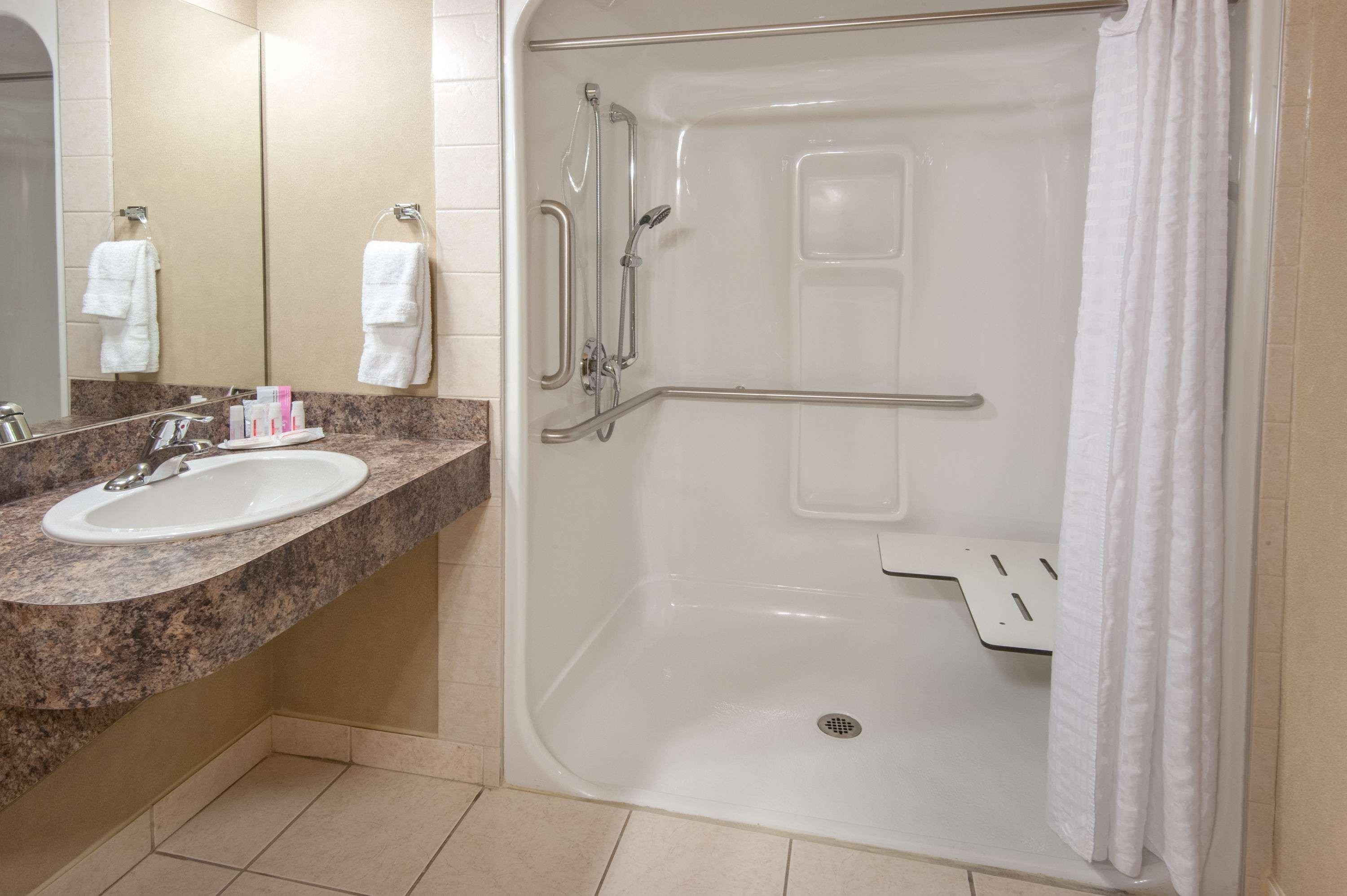 Ramada By Wyndham Drumheller Hotel & Suites Εξωτερικό φωτογραφία