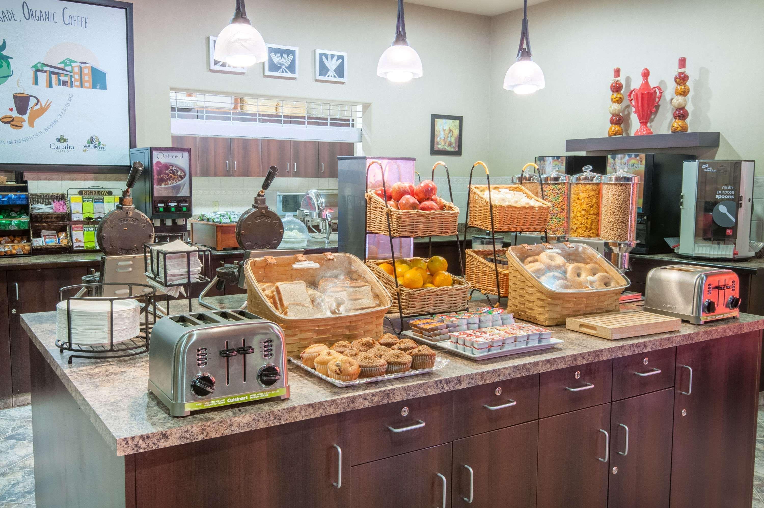 Ramada By Wyndham Drumheller Hotel & Suites Εξωτερικό φωτογραφία