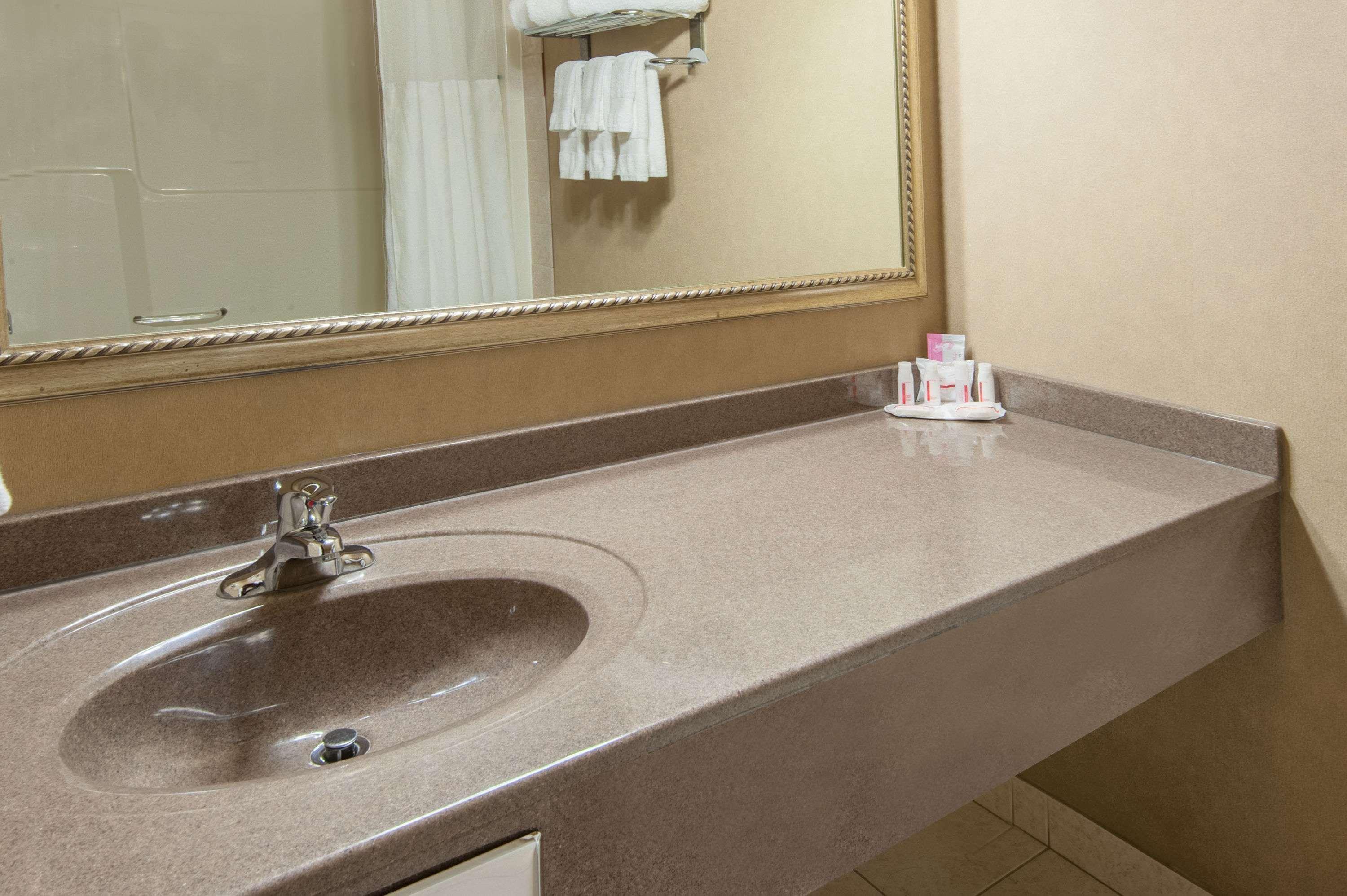 Ramada By Wyndham Drumheller Hotel & Suites Εξωτερικό φωτογραφία