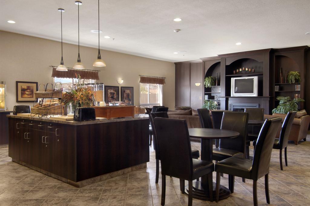 Ramada By Wyndham Drumheller Hotel & Suites Εσωτερικό φωτογραφία